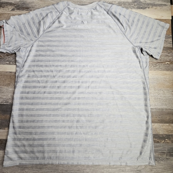 Saxx DropTemp Cooling Mesh Gray Striped tshirt Men's XXL athletic - Picture 4 of 4
